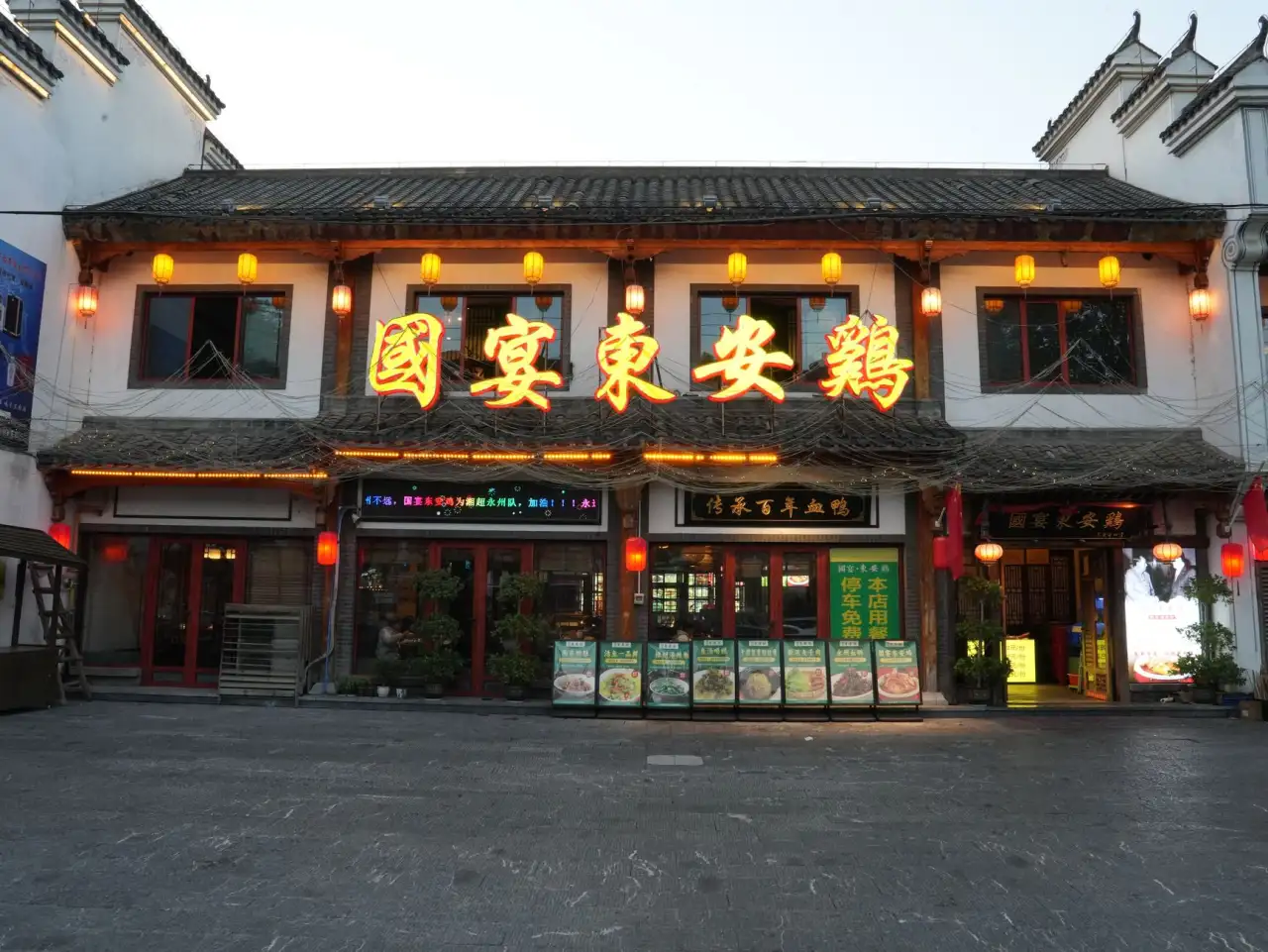 汽车座垫与后备箱垫材质选择指南：耐磨环保型推荐