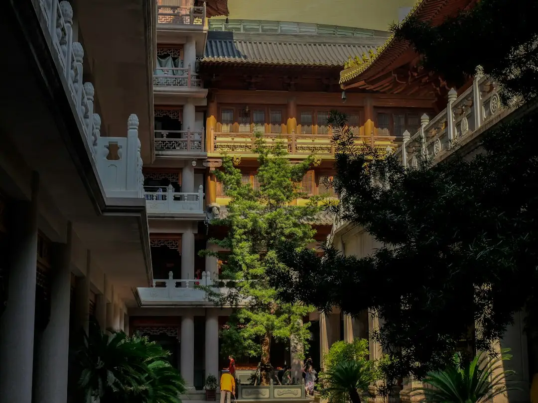 汽车内饰升级指南：脚垫座垫材质对比与选购要点